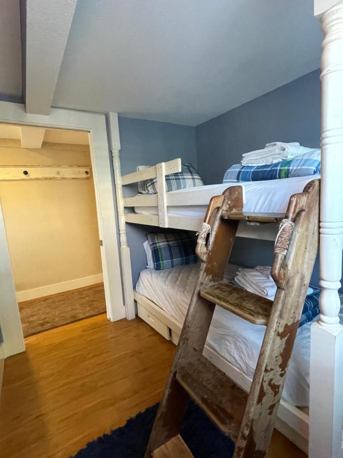 Seablue Cottage - Downstairs; 2 Blocks To The Beach Galveston Esterno foto